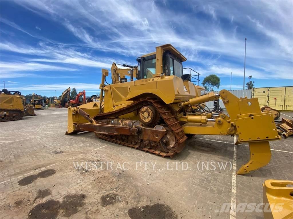 CAT D8T Buldožeri gusjeničari