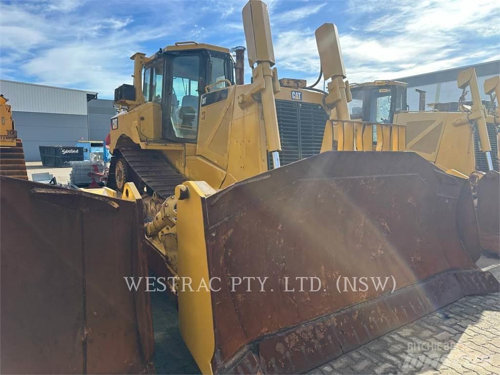 CAT D8T Buldožeri gusjeničari