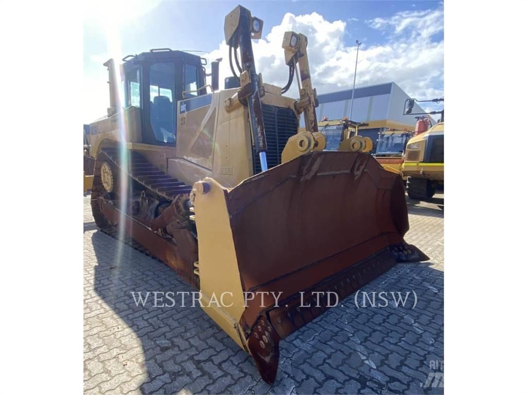 CAT D8T Buldožeri gusjeničari
