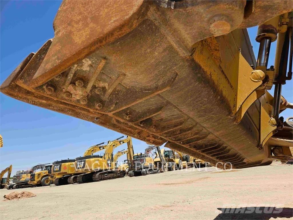 CAT D8T Buldožeri gusjeničari