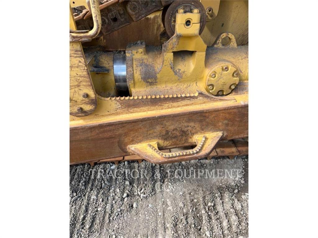 CAT D8T Buldožeri gusjeničari