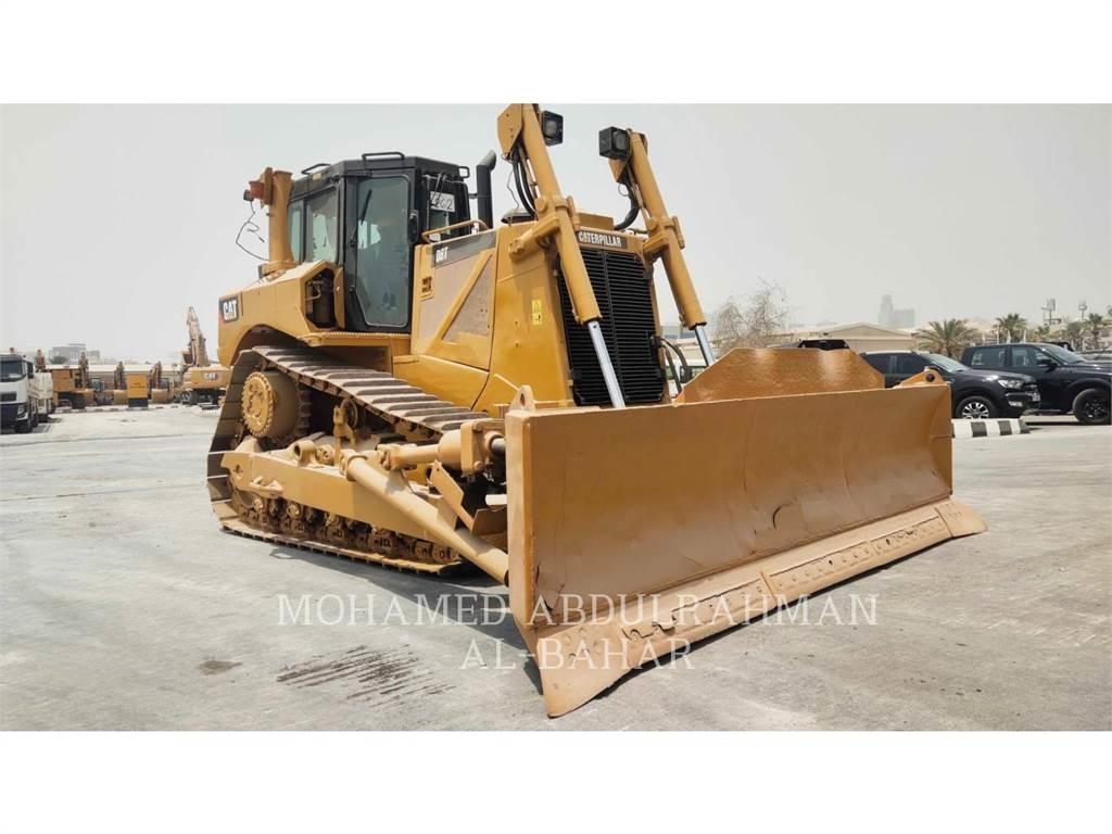 CAT D8T Buldožeri gusjeničari
