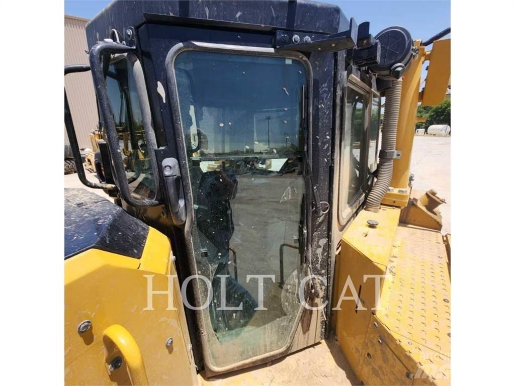 CAT D8T Buldožeri gusjeničari
