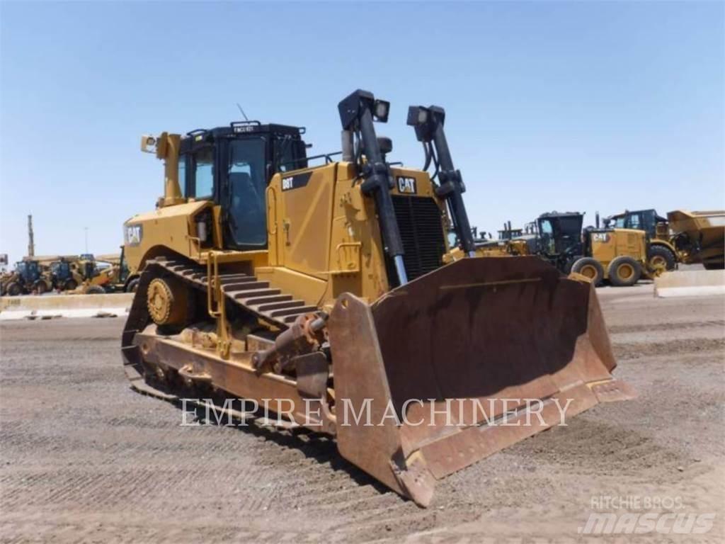 CAT D8T Buldožeri gusjeničari