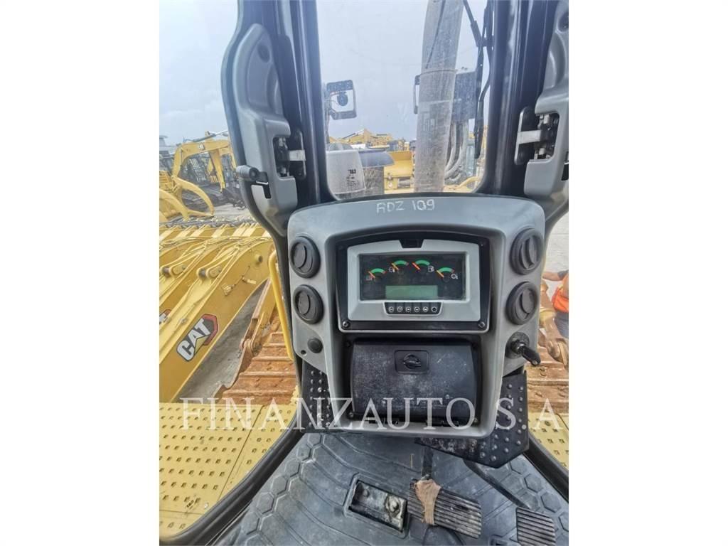 CAT D8T Buldožeri gusjeničari