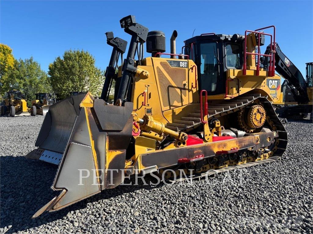 CAT D8T Buldožeri gusjeničari