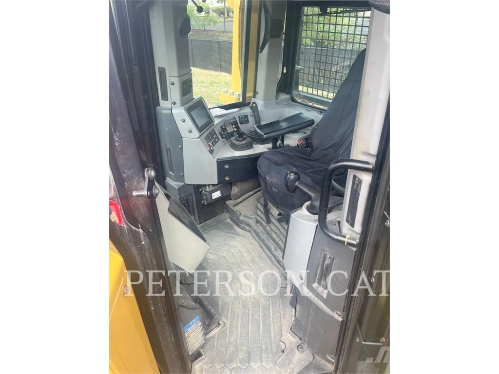 CAT D8T Buldožeri gusjeničari