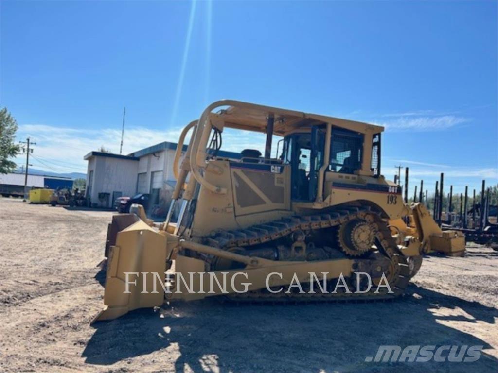 CAT D8T Buldožeri gusjeničari
