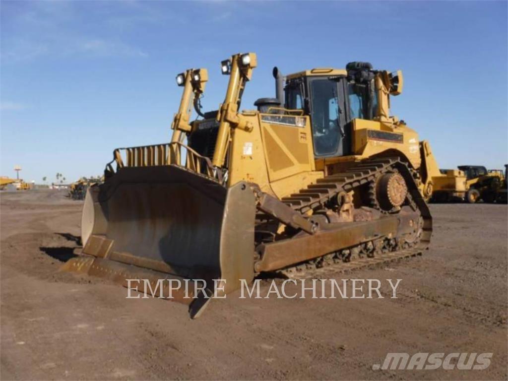 CAT D8T Buldožeri gusjeničari
