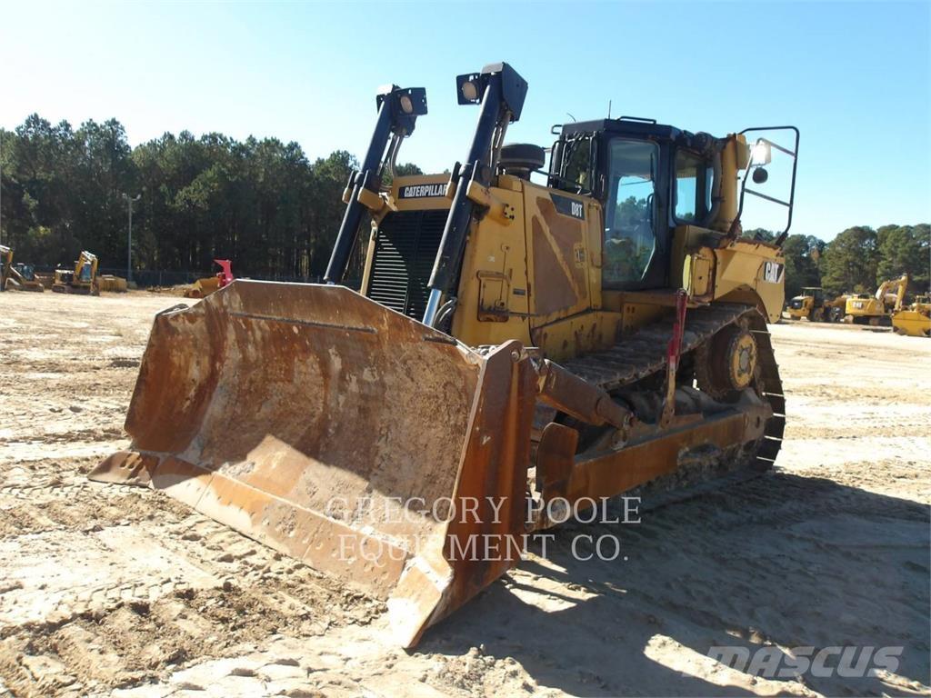 CAT D8T Buldožeri gusjeničari