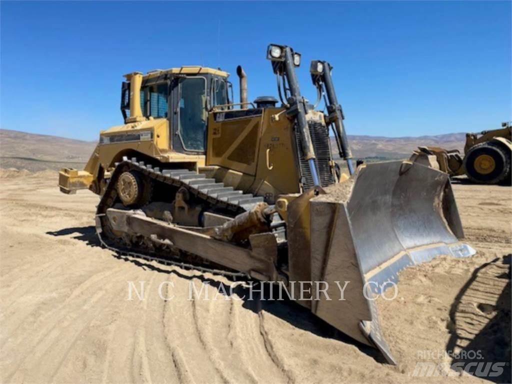 CAT D8T Buldožeri gusjeničari