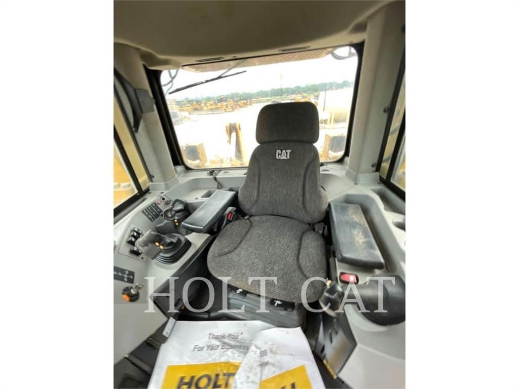 CAT D8T Buldožeri gusjeničari