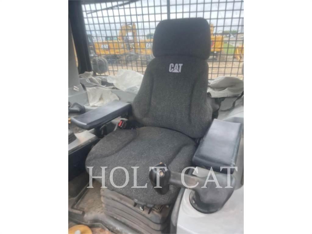 CAT D8T Buldožeri gusjeničari