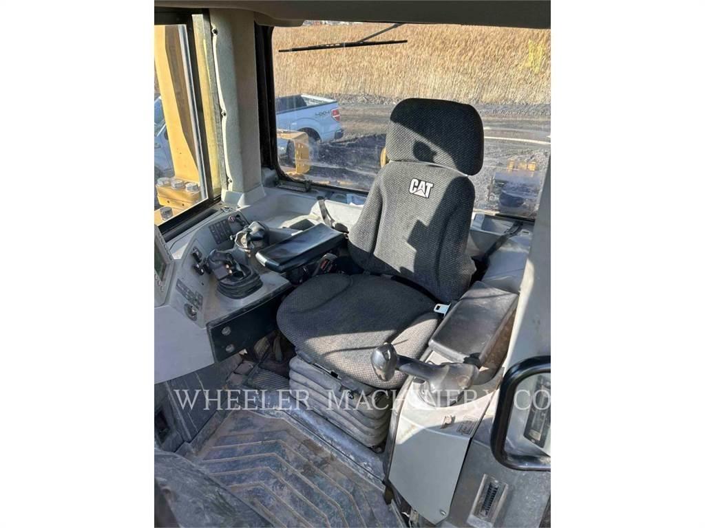 CAT D8T SU Buldožeri gusjeničari