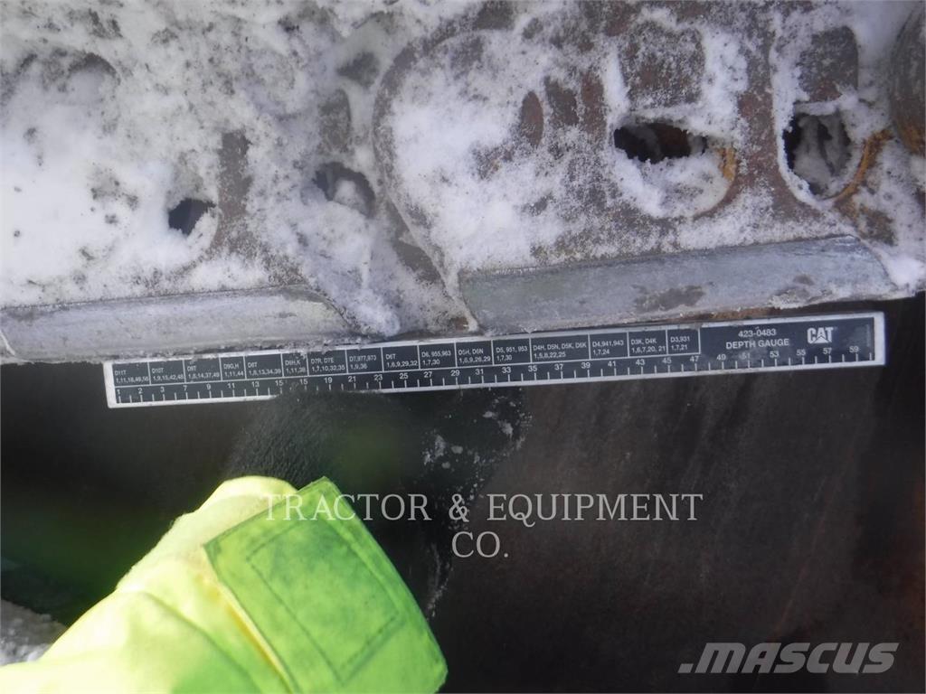 CAT D9 Buldožeri gusjeničari