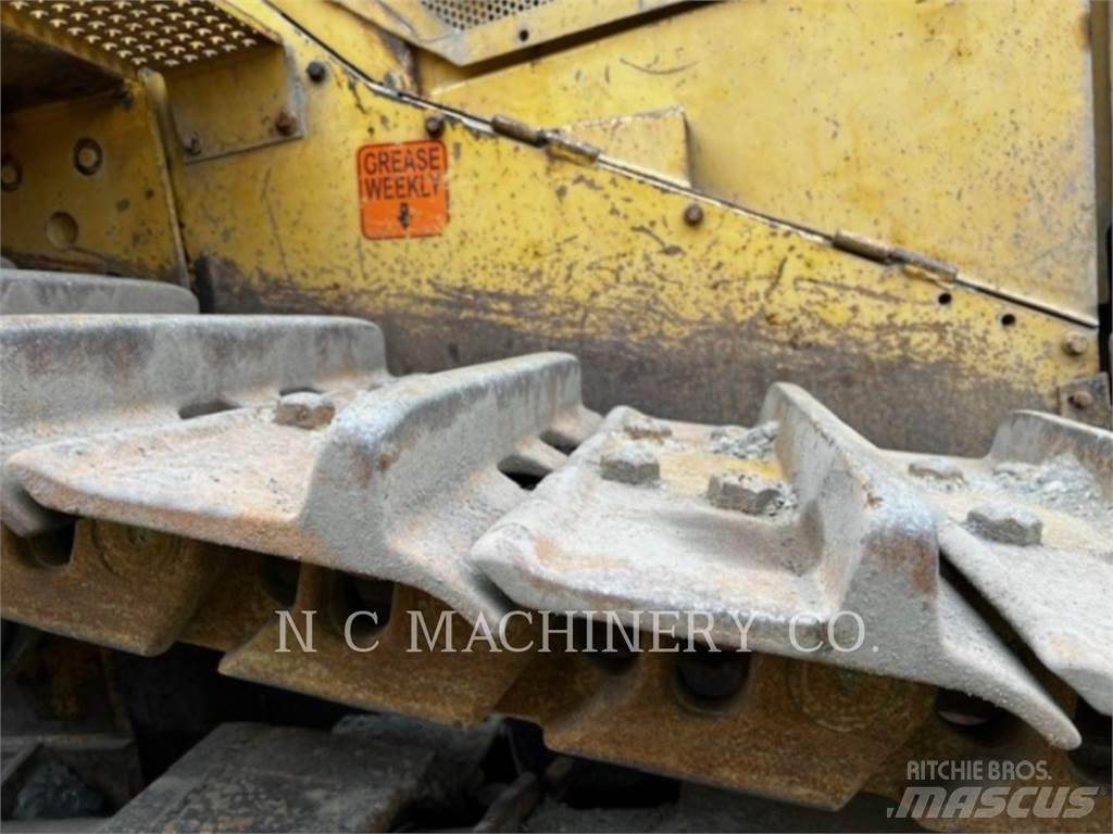 CAT D9N Buldožeri gusjeničari