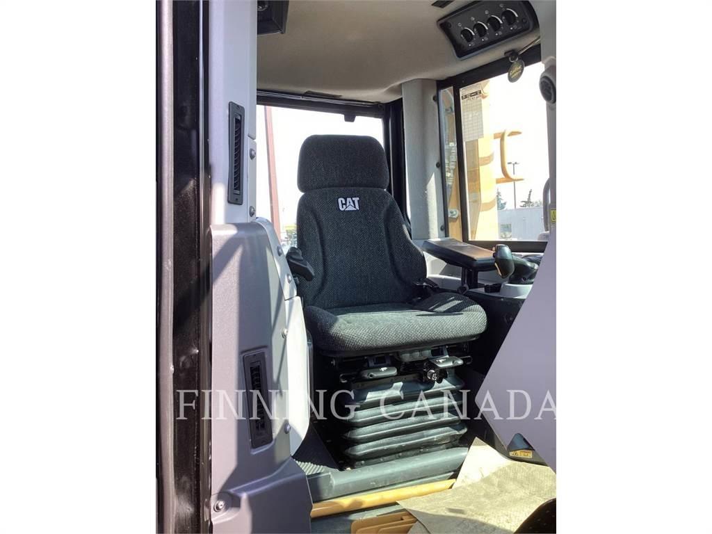 CAT D9T Buldožeri gusjeničari