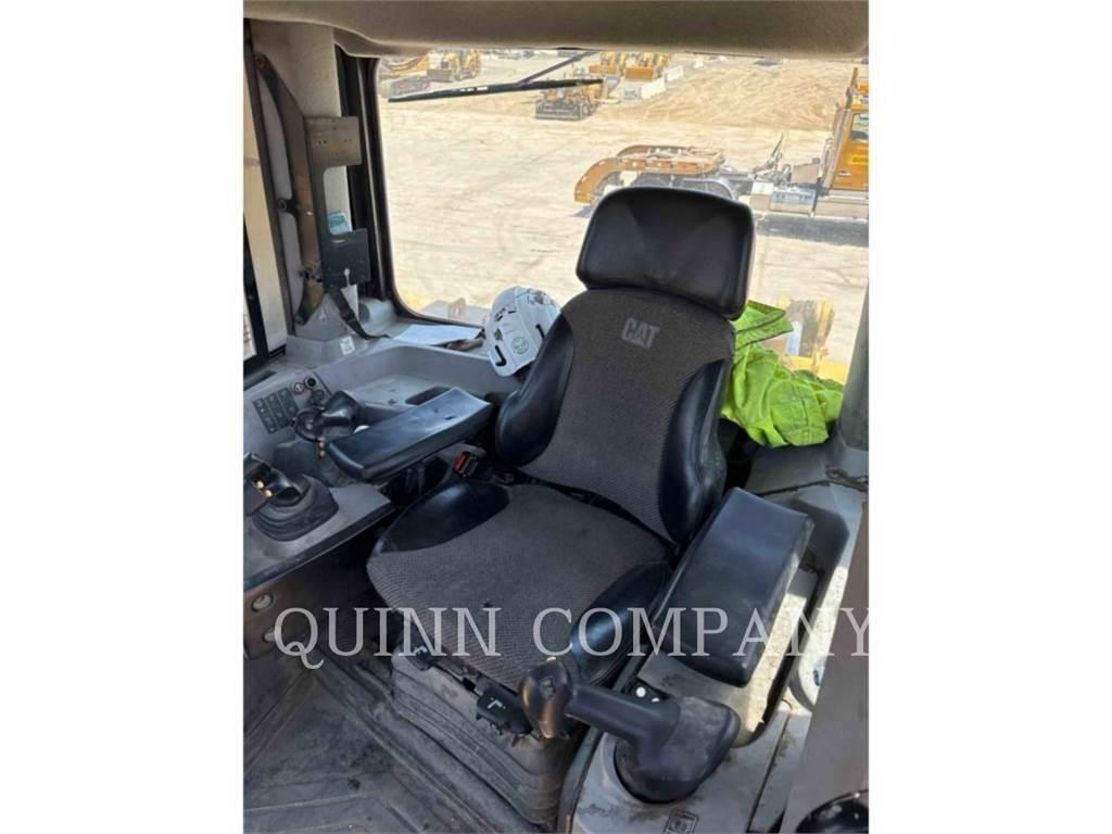 CAT D9T Buldožeri gusjeničari