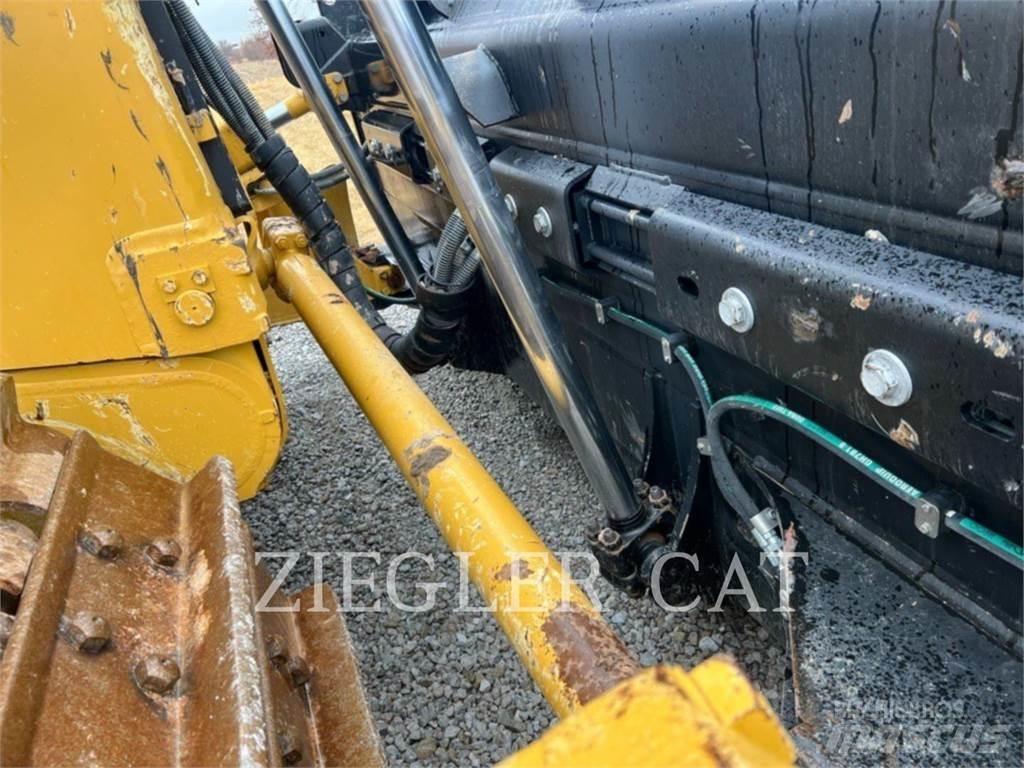 CAT D9T Buldožeri gusjeničari
