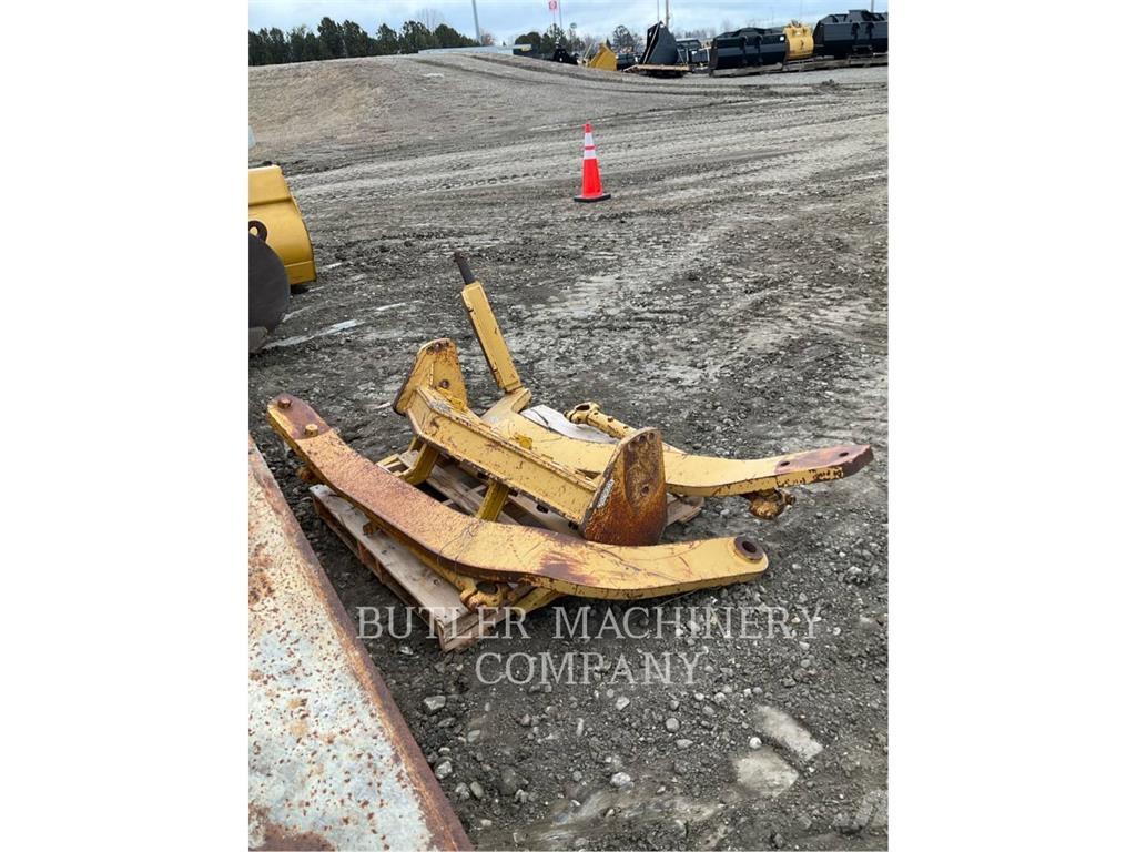 CAT FRONT SCARIFIER Skarifikatori