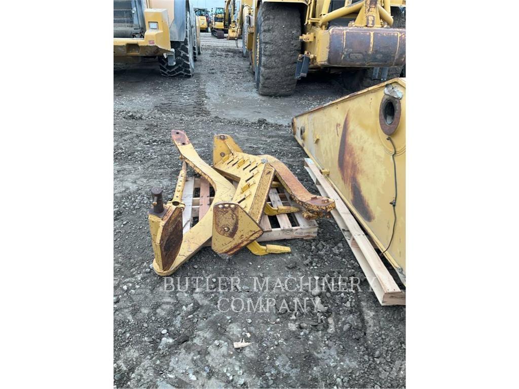 CAT FRONT SCARIFIER Skarifikatori