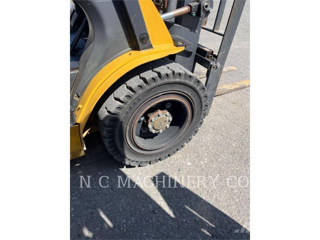 CAT GP30N5 Plinski viličari