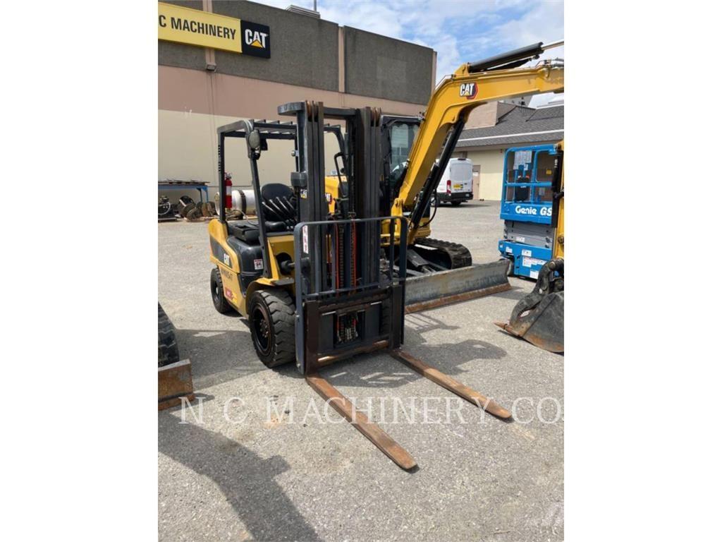 CAT GP30N5 Plinski viličari