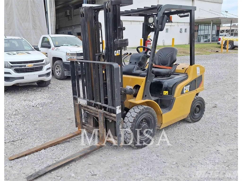 CAT LIFT TRUCKS DP25NM5 Dizelski viličari