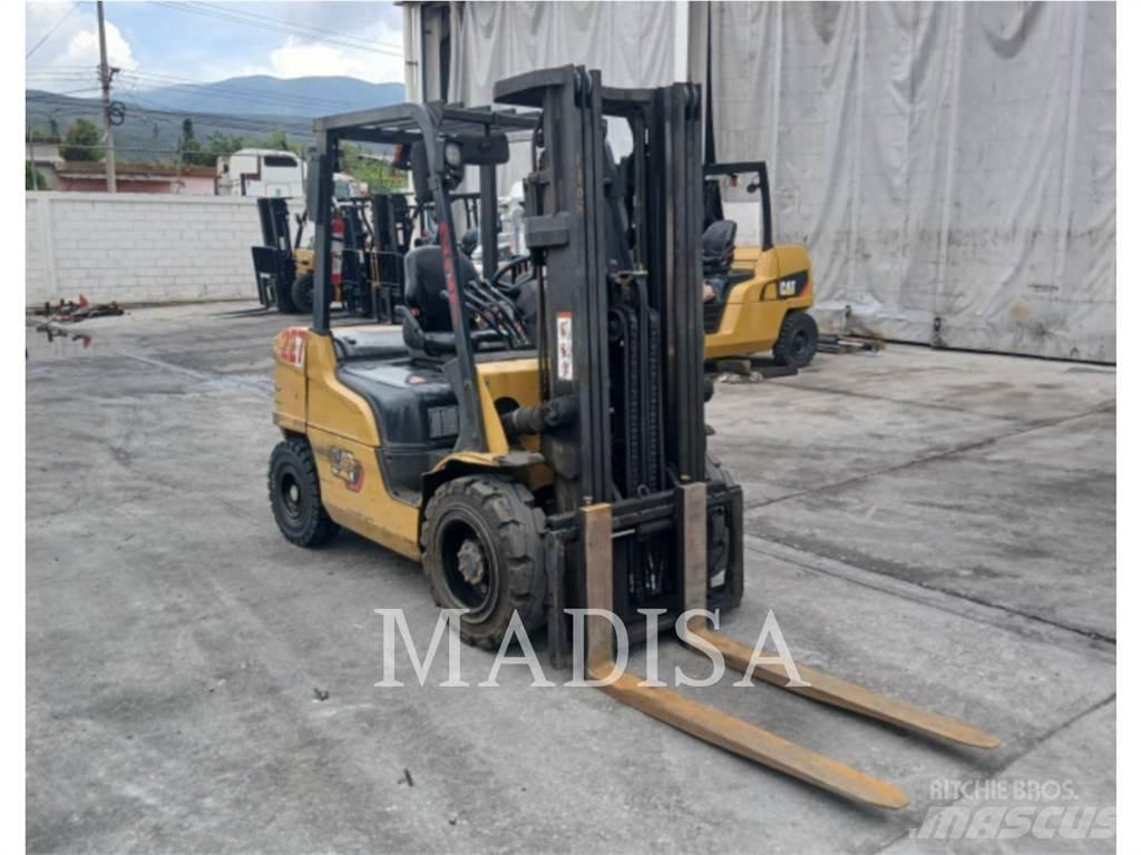CAT LIFT TRUCKS DP30NM Dizelski viličari