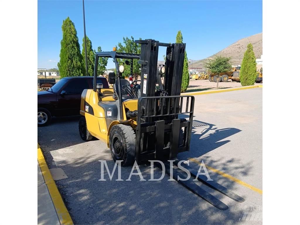 CAT LIFT TRUCKS DP50NM Dizelski viličari