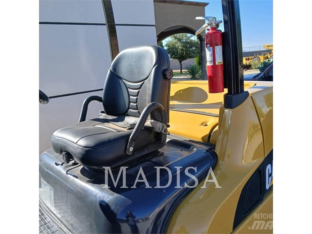CAT LIFT TRUCKS DP50NM Dizelski viličari