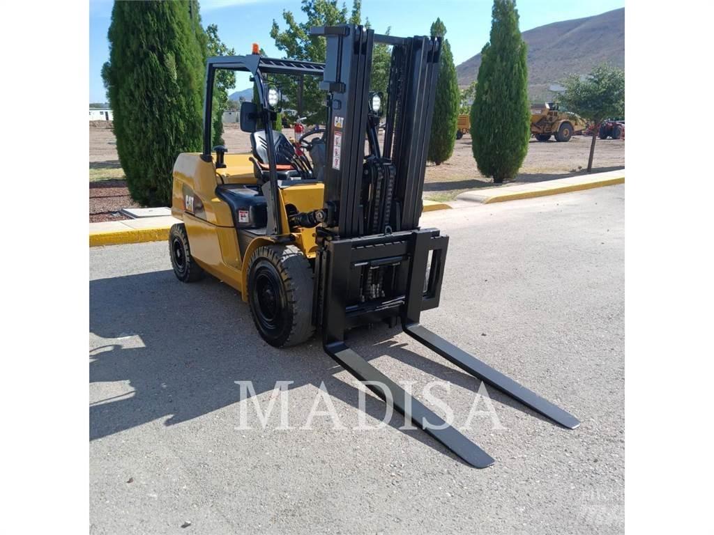CAT LIFT TRUCKS DP50NM Dizelski viličari