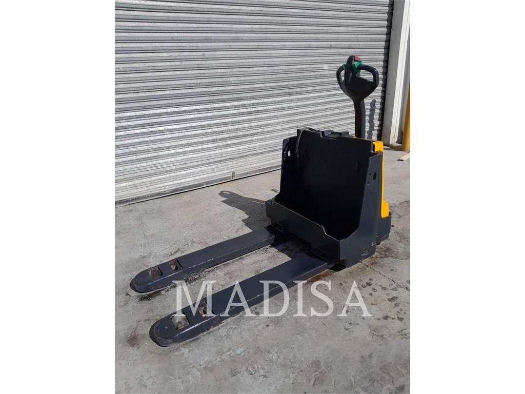 CAT LIFT TRUCKS EJE120E Golf vozila