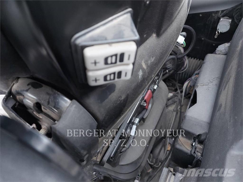 CAT M313D Bageri na kotačima