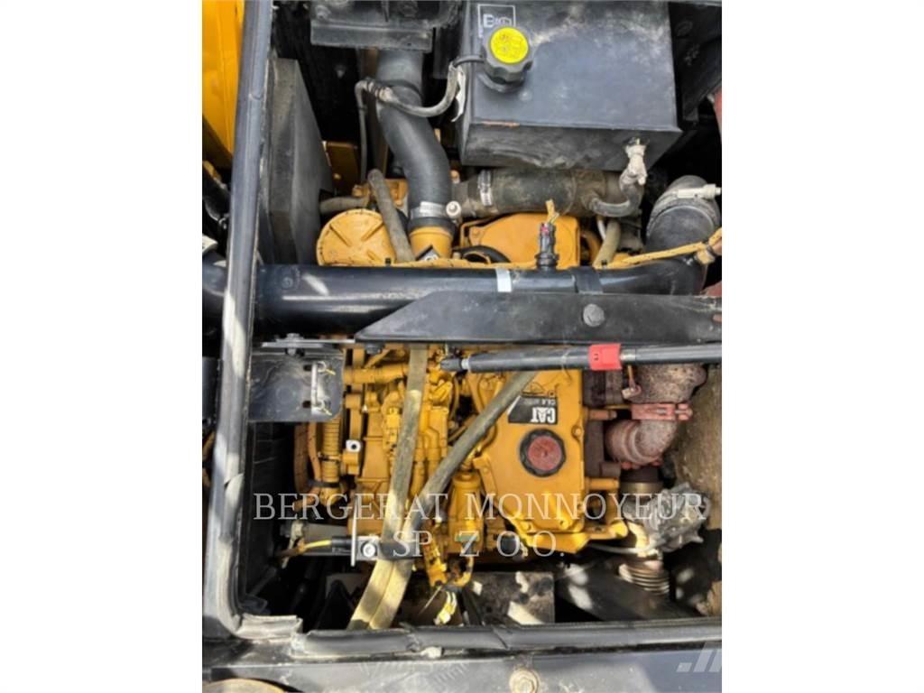 CAT M315F Bageri na kotačima