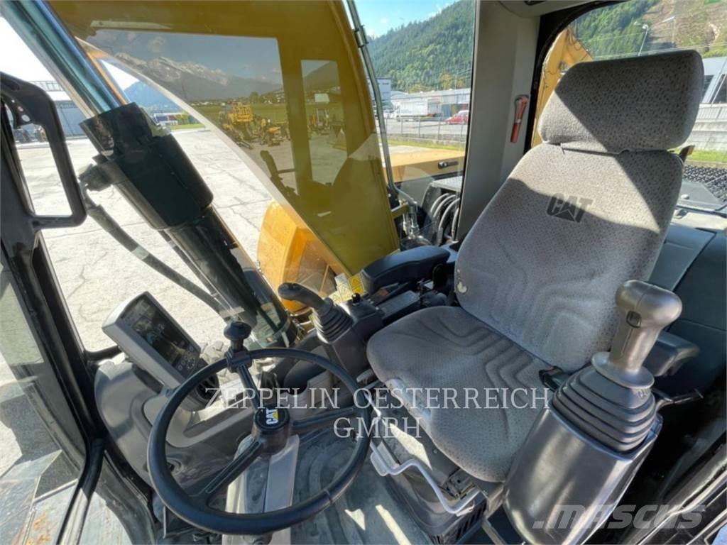 CAT M316D Bageri na kotačima