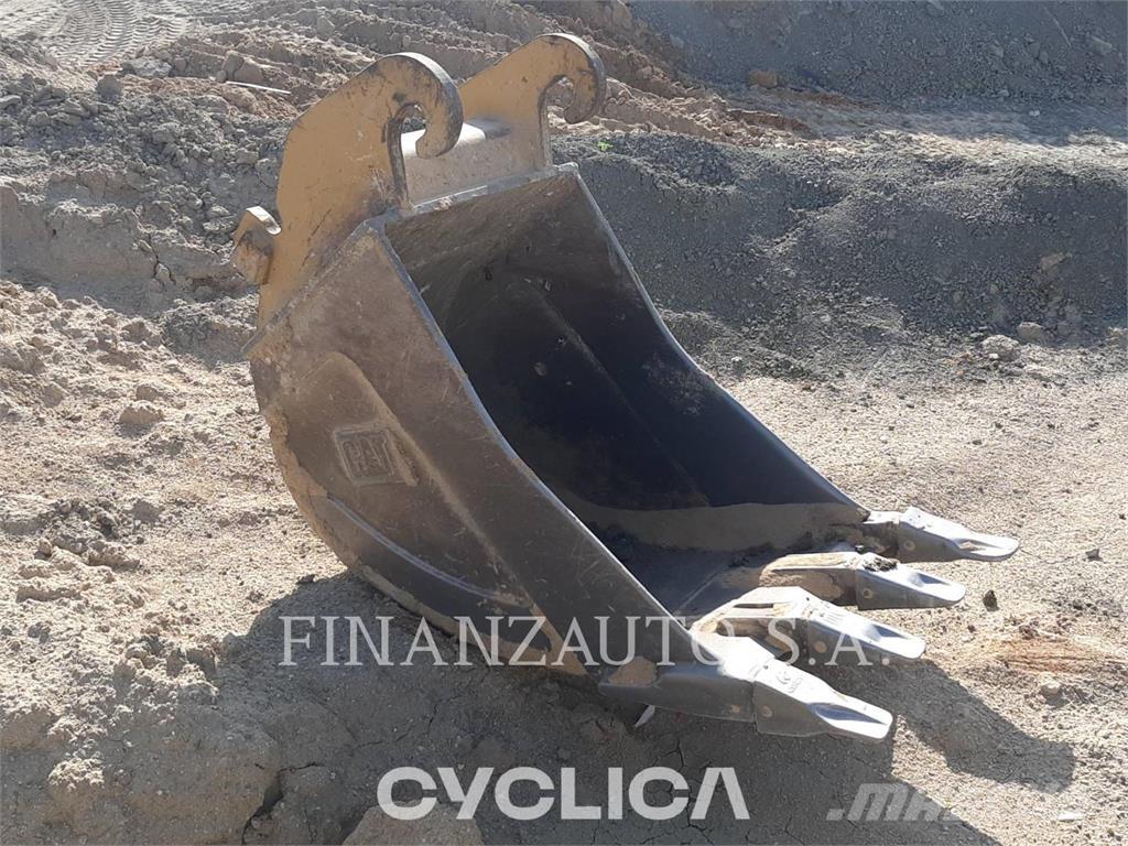 CAT M318 Bageri na kotačima