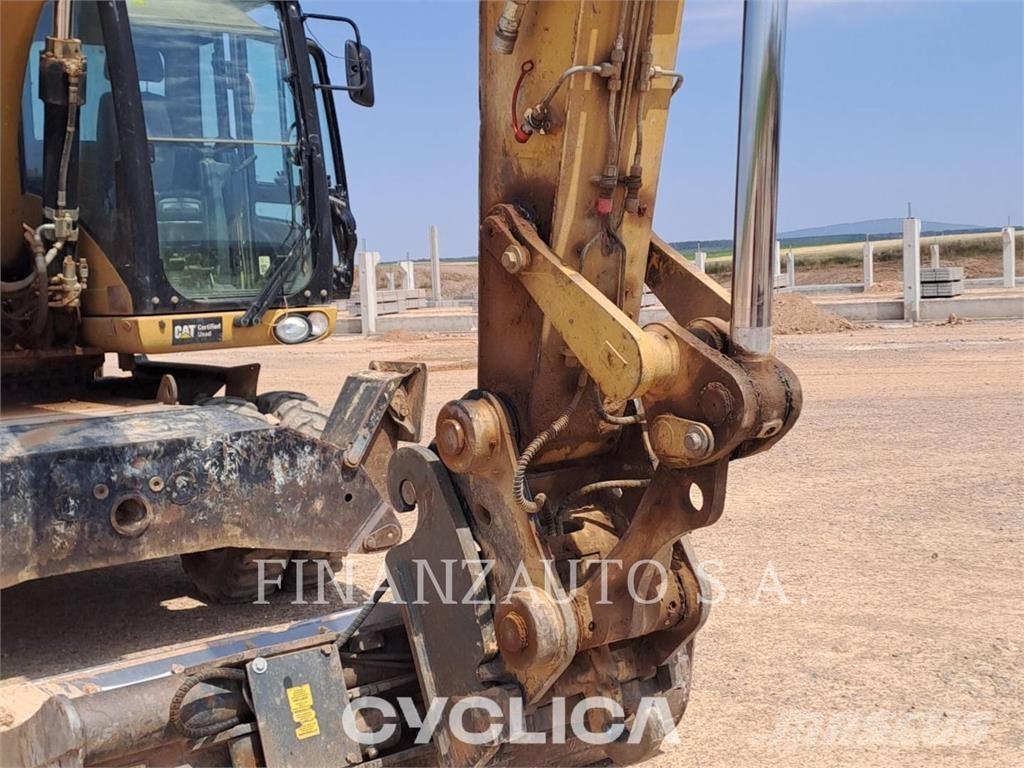 CAT M318D Bageri na kotačima