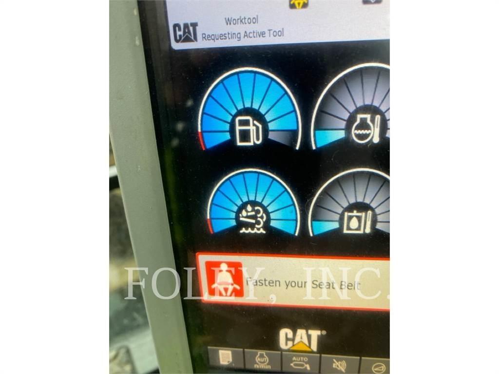 CAT M318F Bageri na kotačima