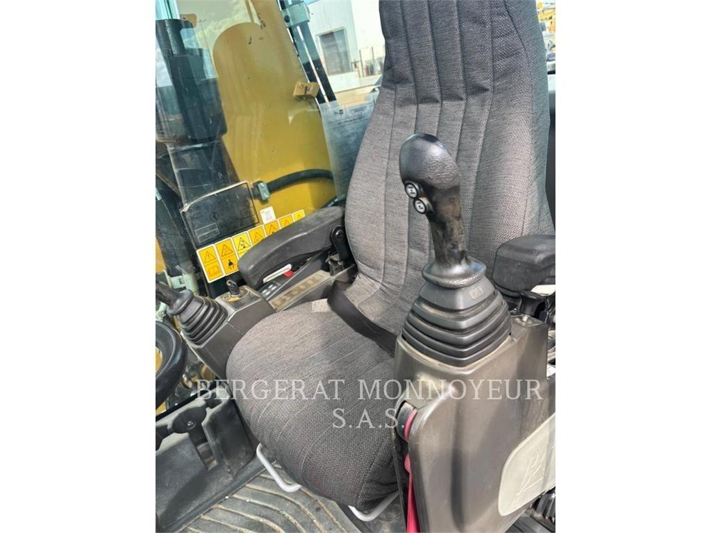 CAT M318F IVC Bageri na kotačima