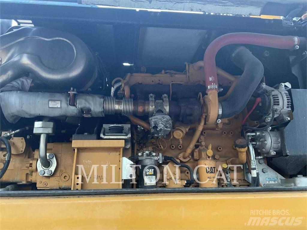 CAT M320F Bageri na kotačima