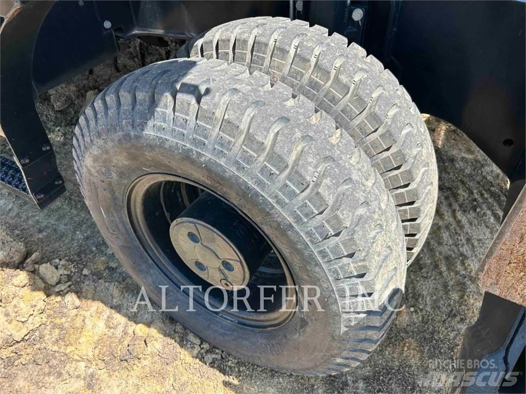CAT M320F Bageri na kotačima