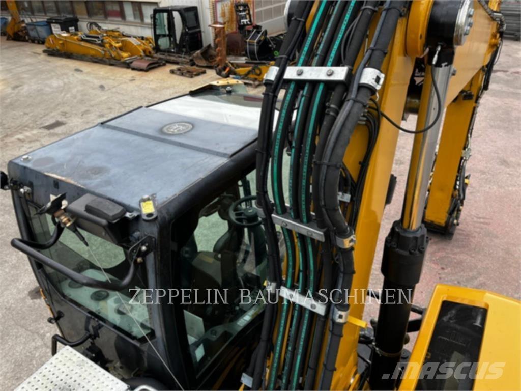 CAT M320F Bageri na kotačima