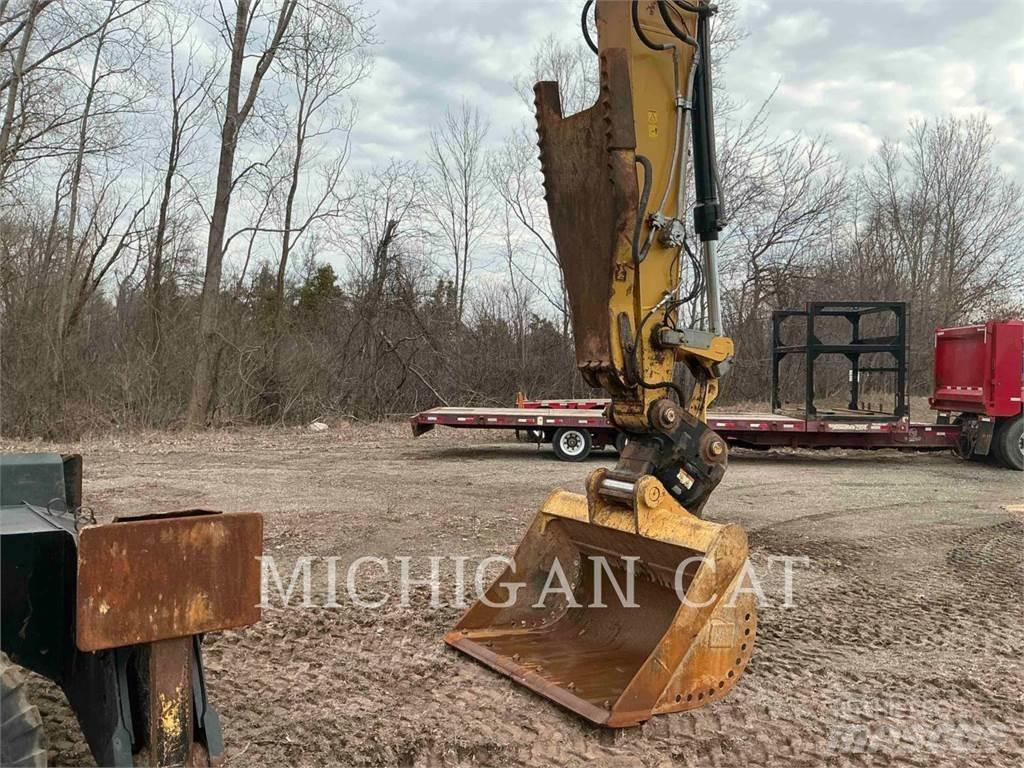 CAT M320F PMTQ Bageri na kotačima