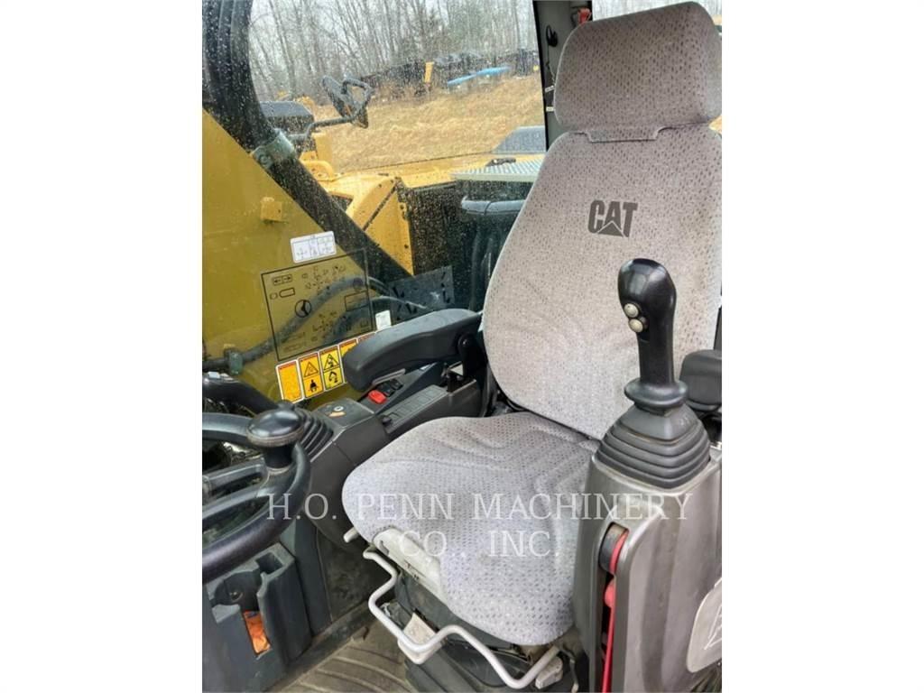 CAT M322F Bageri na kotačima