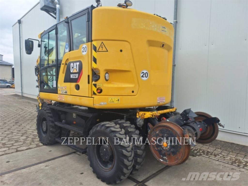 CAT M323F Bageri na kotačima