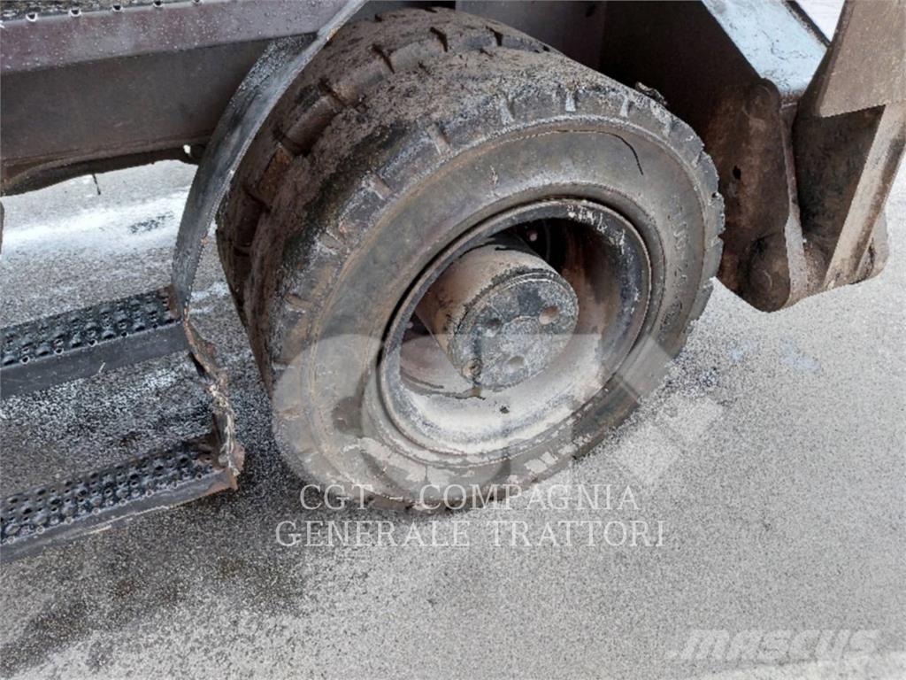 CAT MH3022 Bageri na kotačima