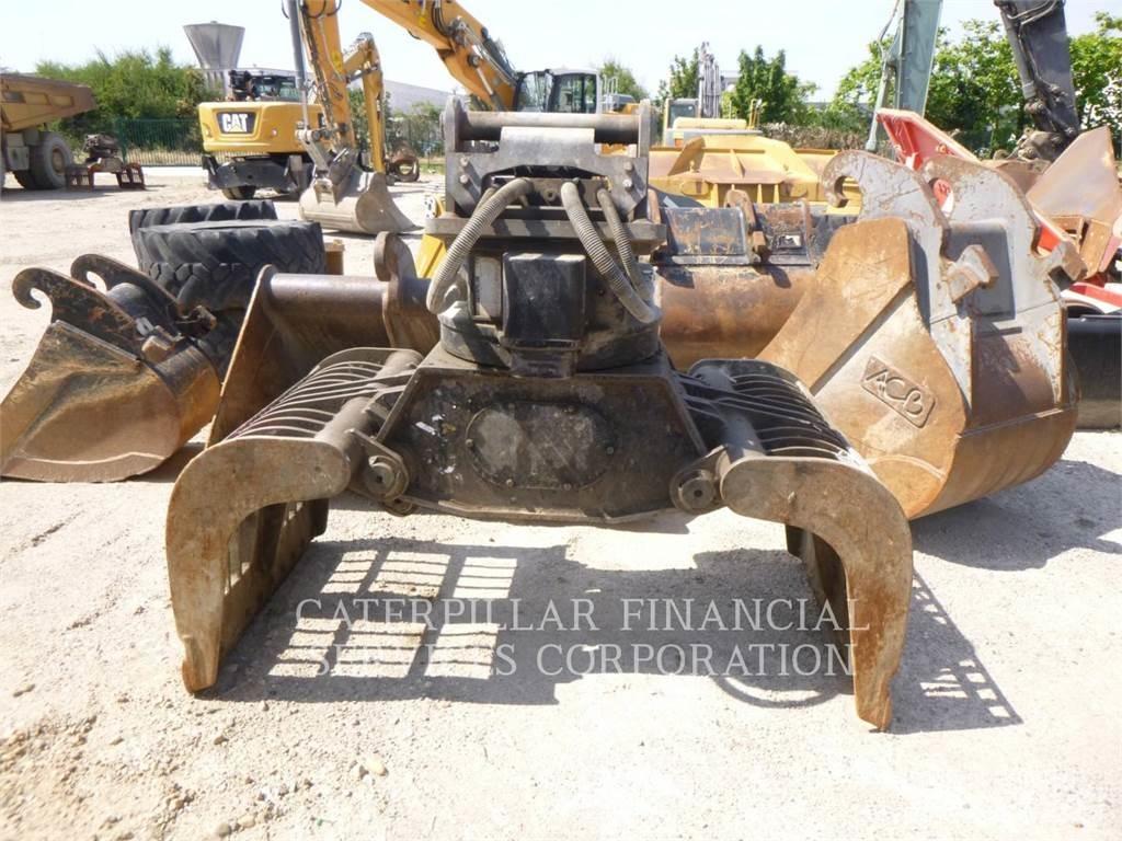 CAT MH3022-06 Bageri na kotačima