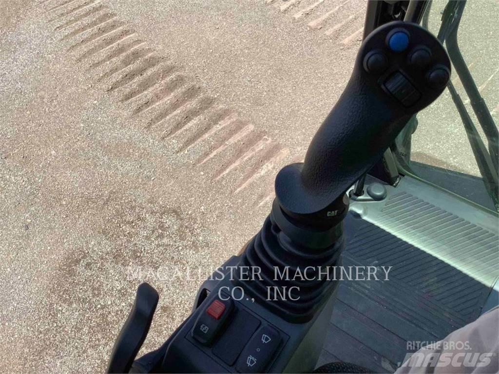 CAT MH3024 Bageri na kotačima