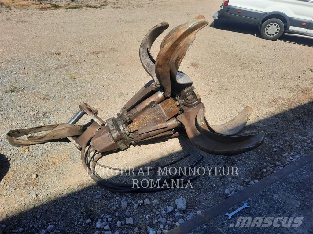 CAT MH3024-06 Bageri na kotačima